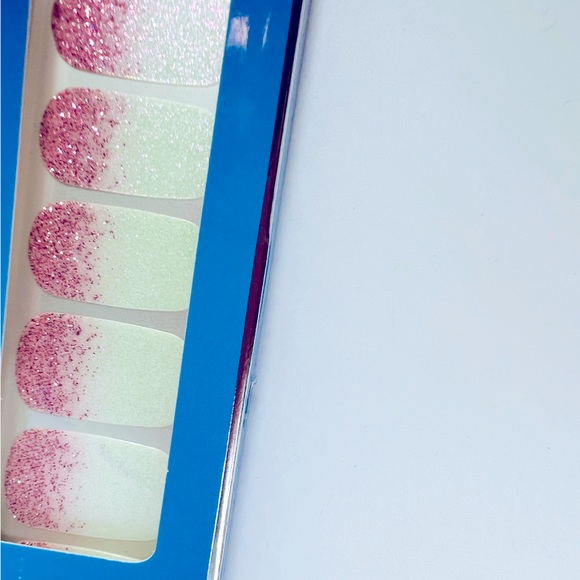 Dashing Diva Gloss Ultra Shine Gel Nail Strips  NIB - Picture 4 of 7